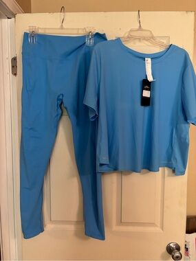 Nwt Fabletics Light Blue Active Top & Leggings Set size xxl